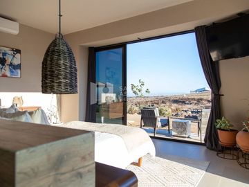 HERMOSA CASA NUEVA CON ALBERCA EN VALLE DE GUADALUPE