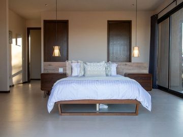 HERMOSA CASA NUEVA CON ALBERCA EN VALLE DE GUADALUPE