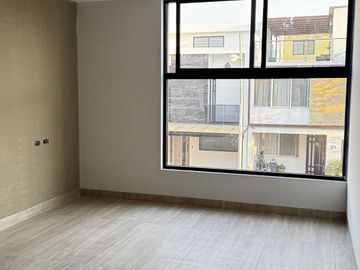 VENTA DE CASA DE 4 RECAMARAS EN LA ANTIGUA CEMENTERA
