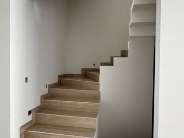 VENTA DE CASA DE 4 RECAMARAS EN LA ANTIGUA CEMENTERA