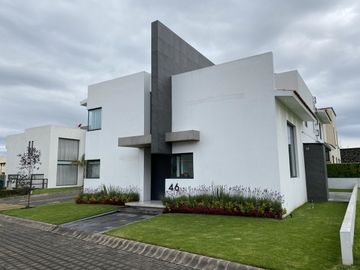 Casa en Renta Rincón de los Encinos Lerma, rápido acceso a la México -Toluca