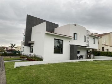 Casa en Renta Rincón de los Encinos Lerma, rápido acceso a la México -Toluca