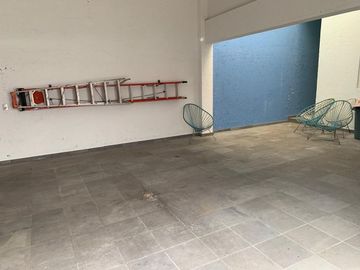 VENTA CASA CON ALBERCA EN LOMAS DE TETELA, CUARNAVACA, MORELOS