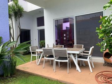 VENTA CASA CON ALBERCA EN LOMAS DE TETELA, CUARNAVACA, MORELOS