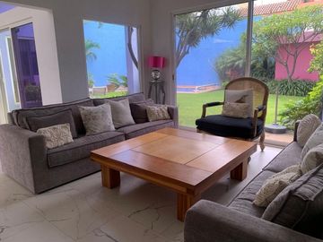 VENTA CASA CON ALBERCA EN LOMAS DE TETELA, CUARNAVACA, MORELOS