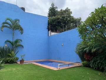VENTA CASA CON ALBERCA EN LOMAS DE TETELA, CUARNAVACA, MORELOS
