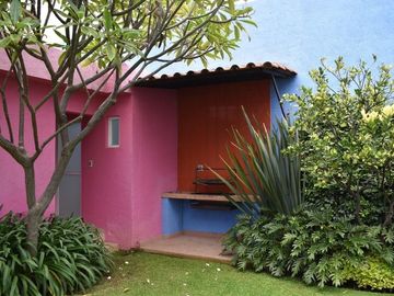 VENTA CASA CON ALBERCA EN LOMAS DE TETELA, CUARNAVACA, MORELOS