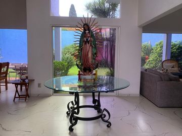 VENTA CASA CON ALBERCA EN LOMAS DE TETELA, CUARNAVACA, MORELOS
