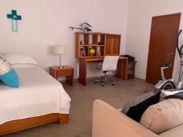 VENTA CASA CON ALBERCA EN LOMAS DE TETELA, CUARNAVACA, MORELOS