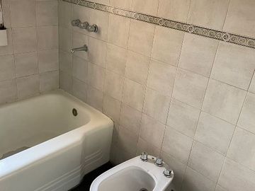 Piso en alquiler en Bernal Centro