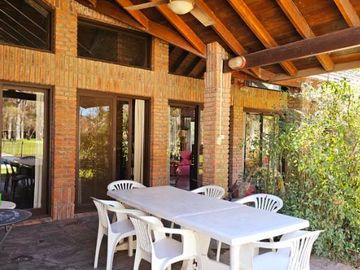 Casa en alquiler en Las Praderas de Lujan