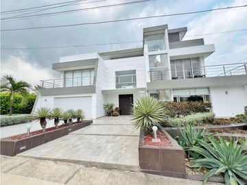 Venta CASA de LUJO en Urb. Los Campanos en Turbaco