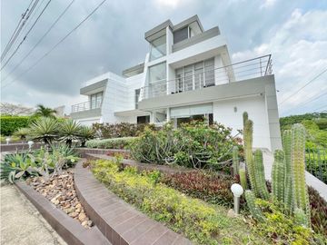 Venta CASA de LUJO en Urb. Los Campanos en Turbaco