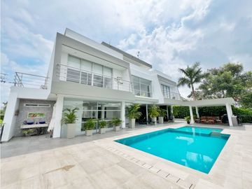 Venta CASA de LUJO en Urb. Los Campanos en Turbaco