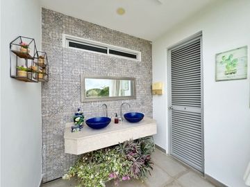 Venta CASA de LUJO en Urb. Los Campanos en Turbaco