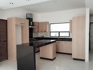 Casa en Venta Residencial La Cima