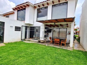 Casa en Venta en Metepec, Fracc. Palma Real a 15 min de Galerias Metepec