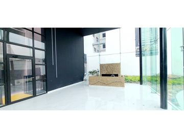 En venta departamento de lujo edificio Skorpios Manta Ecuador.