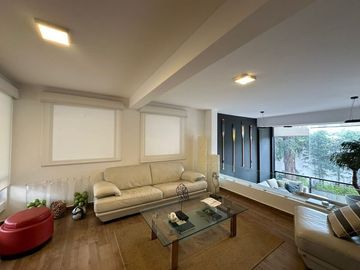 Casa en venta en Av. Centenario y Bosques de Tarango
