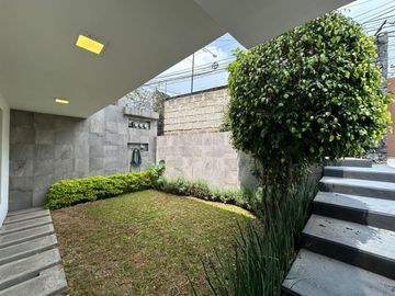 Casa en venta en Av. Centenario y Bosques de Tarango