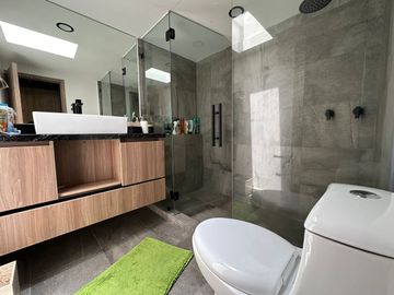 Casa en venta en Av. Centenario y Bosques de Tarango
