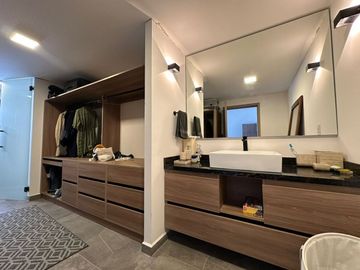 Casa en venta en Av. Centenario y Bosques de Tarango