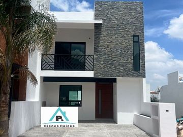CASA EN VENTA PEDREGAL DE SCHOENSTATT