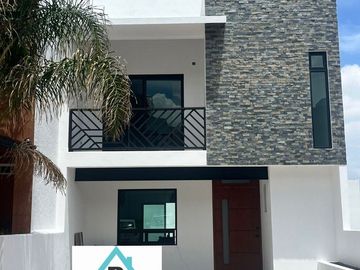 CASA EN VENTA PEDREGAL DE SCHOENSTATT