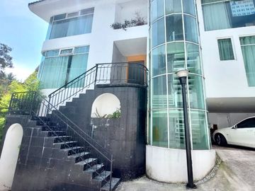 CASA EN VENTA - LOMAS COUNTRY CLUB