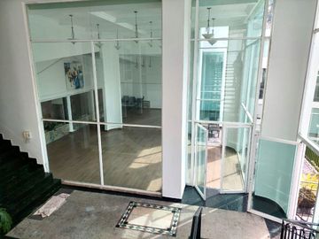 CASA EN VENTA - LOMAS COUNTRY CLUB