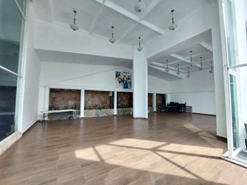 CASA EN VENTA - LOMAS COUNTRY CLUB