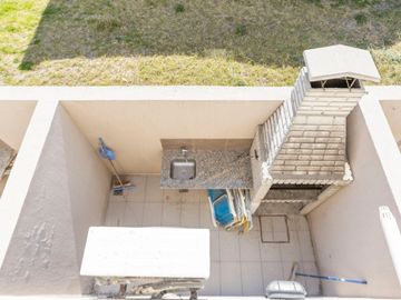 Dúplex en venta de 2 dormitorios c/ cochera en Monte Hermoso