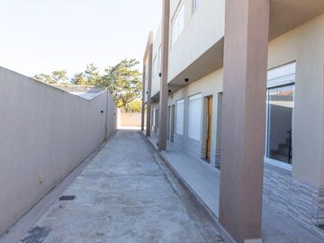 Dúplex en venta de 2 dormitorios c/ cochera en Monte Hermoso