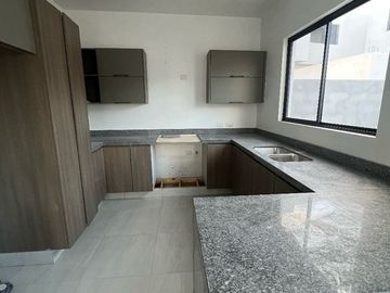 VENTA DE CASA EN ALTARES RESIDENCIAL CARRETERA NACIONAL SANTIAGO