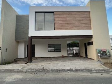 VENTA DE CASA EN ALTARES RESIDENCIAL CARRETERA NACIONAL SANTIAGO