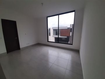 VENTA DE CASA EN ALTARES RESIDENCIAL CARRETERA NACIONAL SANTIAGO