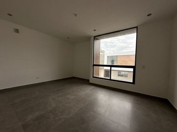 VENTA DE CASA EN ALTARES RESIDENCIAL CARRETERA NACIONAL SANTIAGO