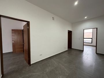 VENTA DE CASA EN ALTARES RESIDENCIAL CARRETERA NACIONAL SANTIAGO