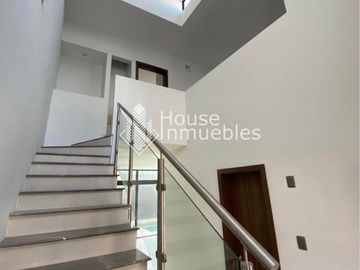CASA EN VALLE DE CUMBRES PREMIERE