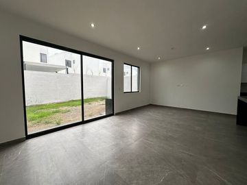 VENTA DE CASA EN ALTARES RESIDENCIAL CARRETERA NACIONAL SANTIAGO