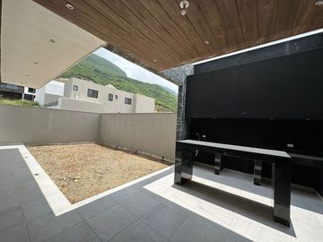VENTA DE CASA EN CASTAÑOS DEL VERGEL CARRETERA NACIONAL