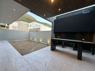 VENTA DE CASA EN CASTAÑOS DEL VERGEL CARRETERA NACIONAL