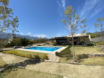 VENTA DE CASA EN CASTAÑOS DEL VERGEL CARRETERA NACIONAL