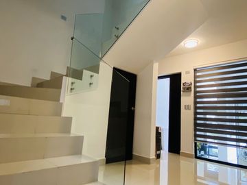 CASA EN VENTA EN CUMBRES ALLEGRO