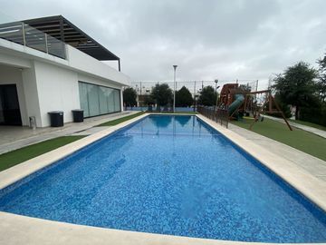 CASA EN VENTA EN CUMBRES ALLEGRO