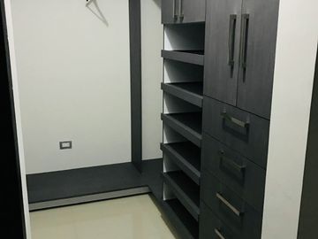 CASA EN VENTA EN CUMBRES ALLEGRO