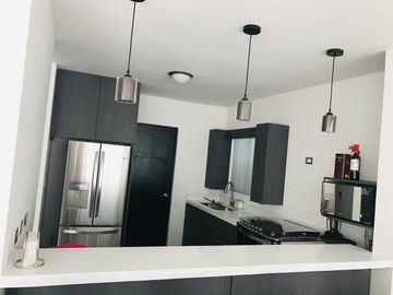 CASA EN VENTA EN CUMBRES ALLEGRO