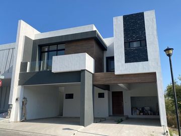 VENTA DE CASA EN SANTA ISABEL CARRETERA NACIONAL
