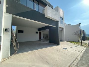 VENTA DE CASA EN SANTA ISABEL CARRETERA NACIONAL