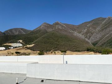 VENTA DE CASA EN SANTA ISABEL CARRETERA NACIONAL